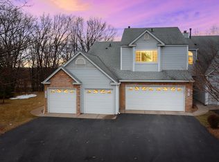 5675 Donegal Ct, Shoreview, MN 55126