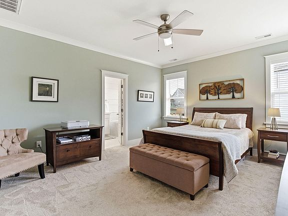 5th image of 361 Old Piedmont Cir