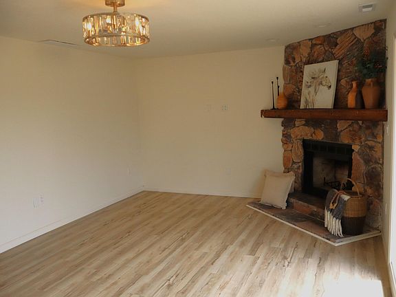 4th image of 143 County Road 402a