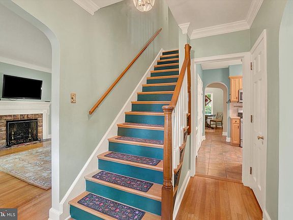 3rd image of 30 N Marshall St