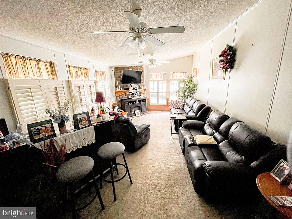 2nd image of 45682 Summer Ln