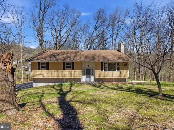 2200 Chestnut Rd, Coopersburg, PA 18036