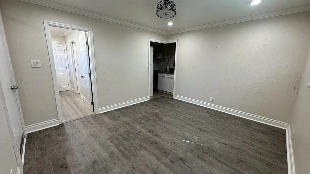 1 bed, 700 sqft, $1,800 — Photo 4
