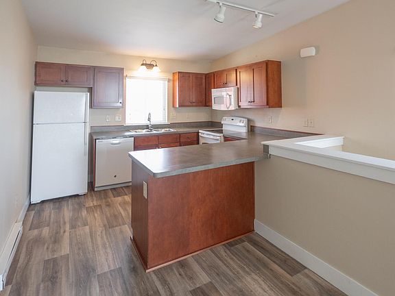4th image of 3202 17th Ave W Unit 210