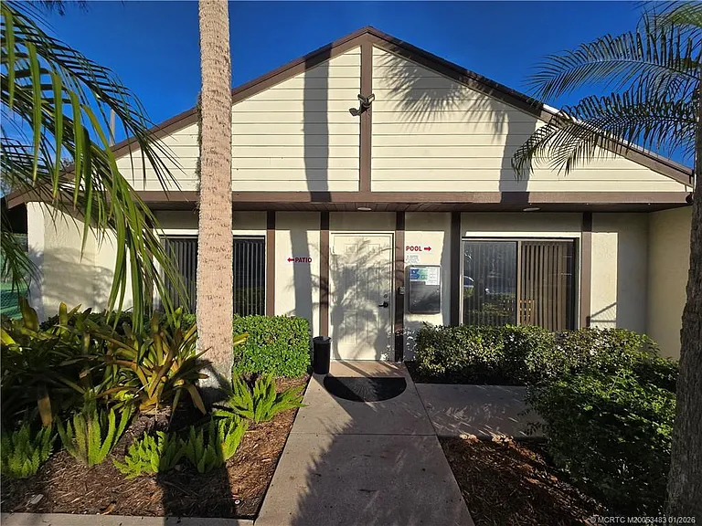 2114 SW Silver Pine Way #121-F1 — Photo 26