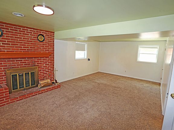 4th image of 2198 Garden Springs Dr