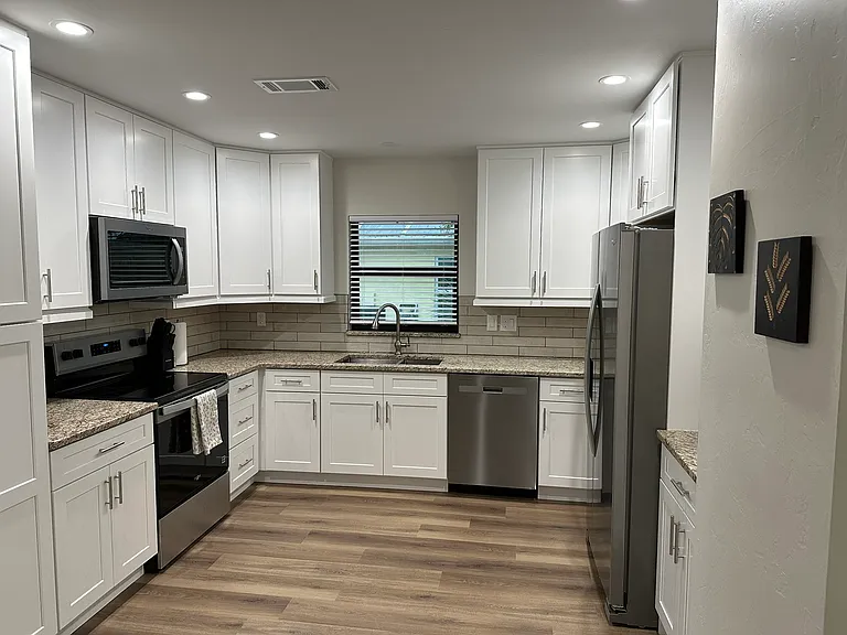 324 Sharwood Dr — Photo 26