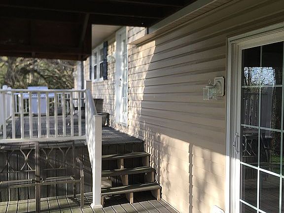 4th image of 33 Chestnut Dr