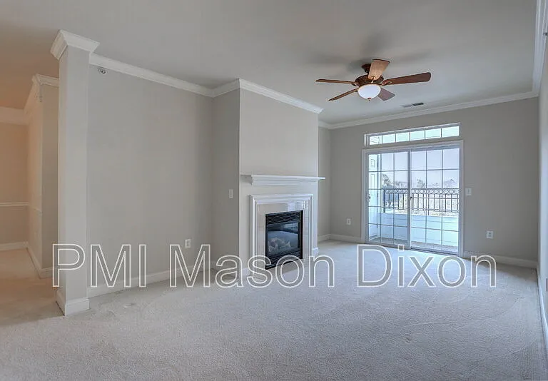 5801 Clipper Ln #404 — Photo 16