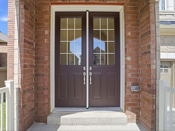 3rd image of 70 Stratford Dr