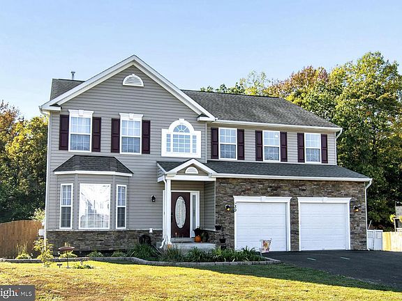 2nd image of 39 Fountain Dr