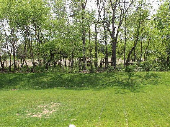 3rd image of 834 Saffron Dr