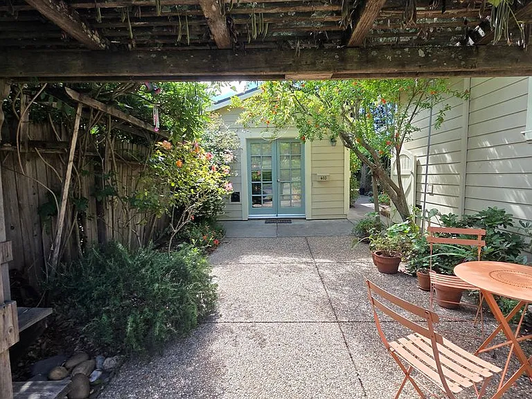 403 H St — Photo 22
