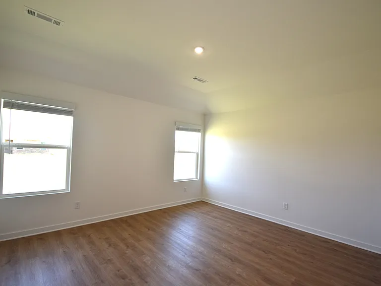 577 Nevada St — Photo 7