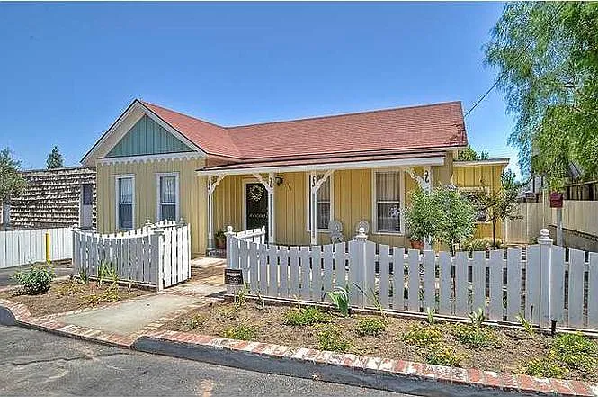 2 bed, 934 sqft, $2,775 — Photo 1