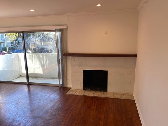 3rd image of 905 Victor Ave APT 1