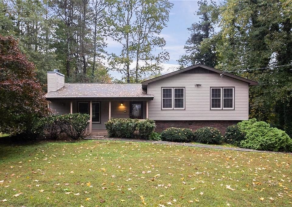 1st image of 3895 Lisas Dr NW