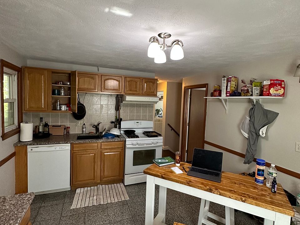 1st image of 19 Warwick Rd #192