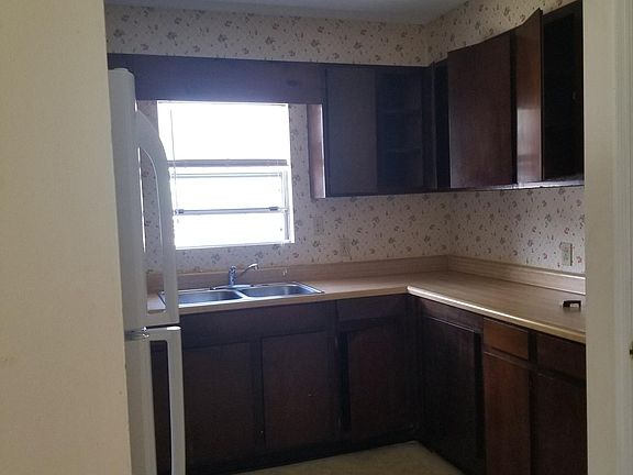 5th image of 1801 Plum St #B