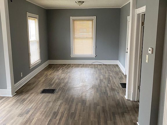 4th image of 125 Burton St SE #1