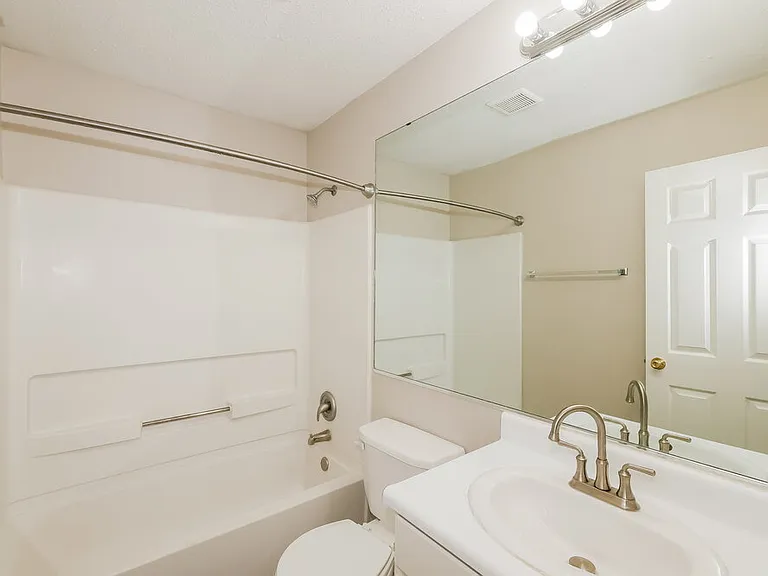 7204 Parklake Pl — Photo 16