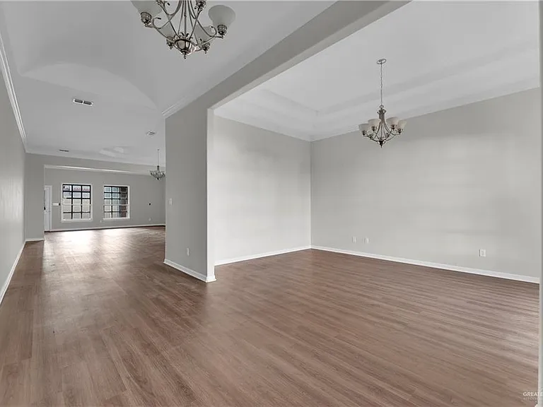 2621 Easy St — Photo 3