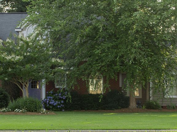 2nd image of 816 Joshua Clay Dr