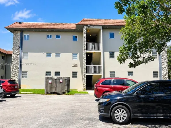 13900 Lake Placid Ct APT A38, Miami Lakes, FL 33014