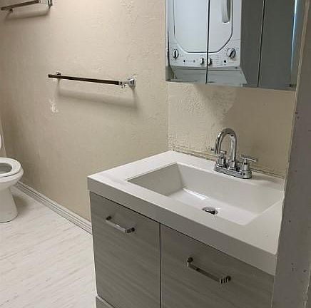 Bathroom (photo was taken before the new paint)