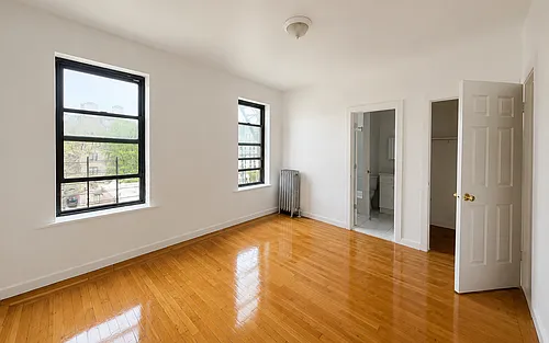 3230 Steuben Ave Photo 1