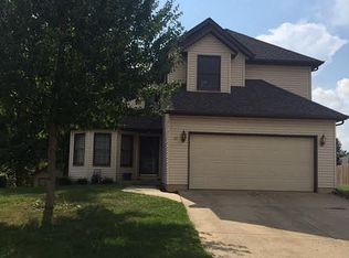 12 Carl St, Riverton, IL 62561