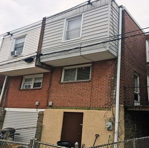 2nd image of 4225 Stirling St