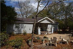 2nd image of 3245 E James Lee Blvd