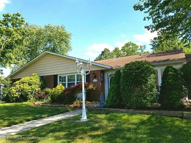 1st image of 611B Lake Point Dr #100B