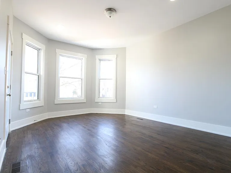 2218 N Lawndale Ave #1 — Photo 2