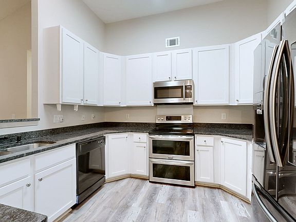 3rd image of 609 Casey Pl