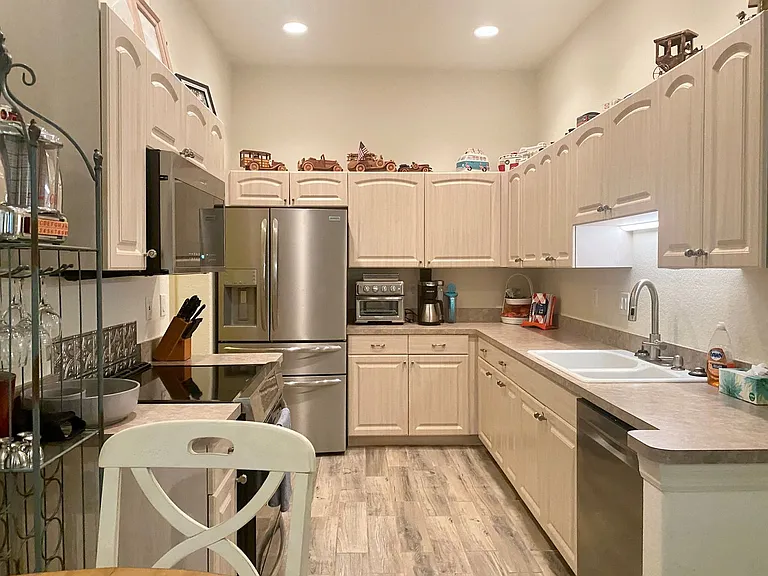 1204 Auburn Cove Cir — Photo 12