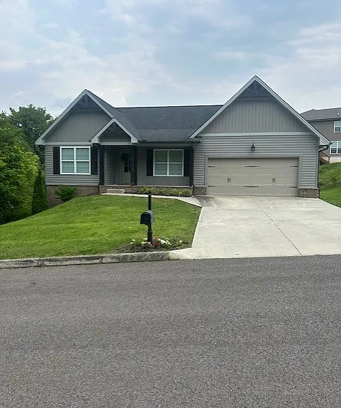 2406 Chimney Rock Ln — Photo 1