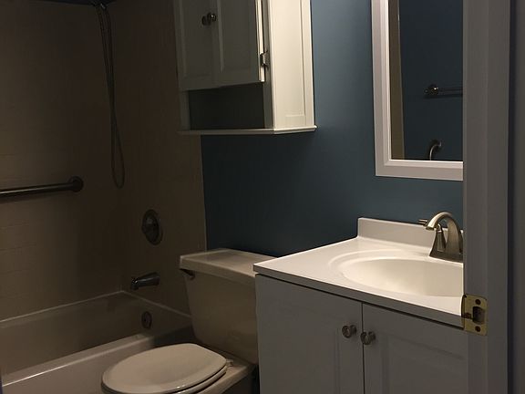 5th image of 1706 Landmark Dr APT G
