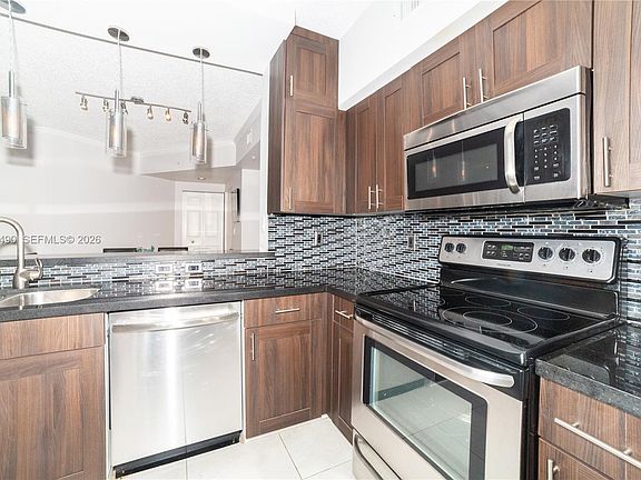4th image of 17100 N Bay Rd APT 1802