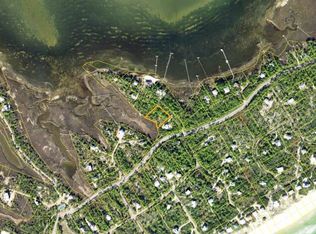 1443 Dove Ln, Eastpoint, FL 32328