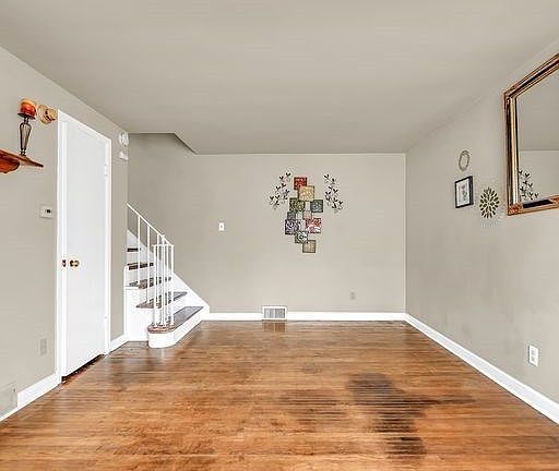 2nd image of 26 Hazelwood Ave