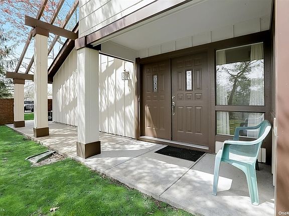 3rd image of 5 Melissa Ct