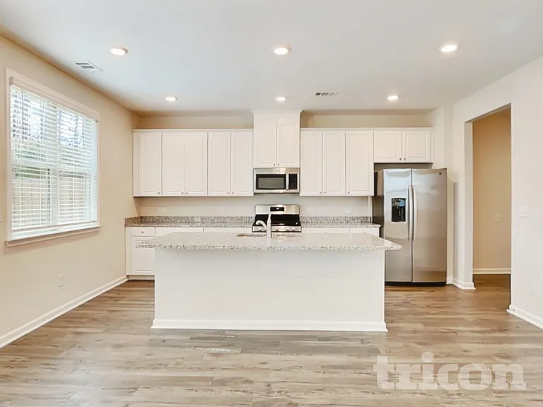 317 Knowles Pl — Photo 5