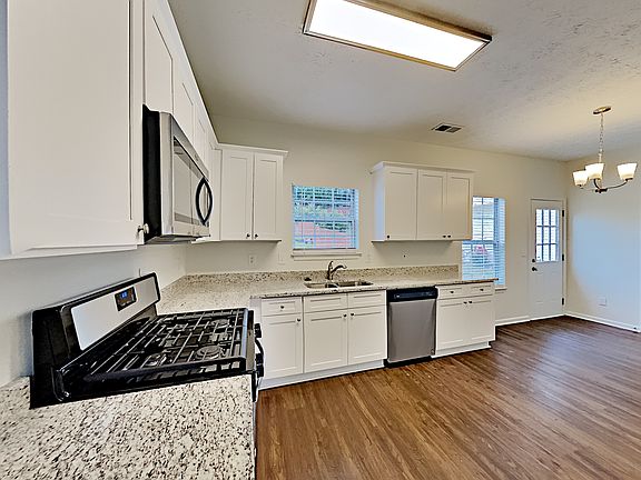 5th image of 2787 Mamie Ln