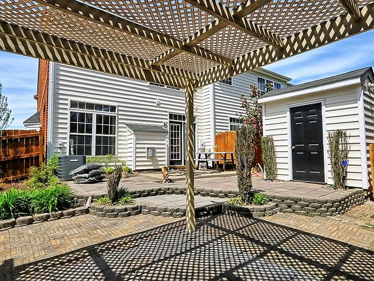 1317 New Haven Ct — Photo 22