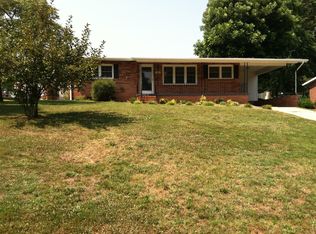 1225 Robin Rd, Eden, NC 27288