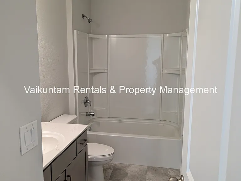 74 Newton Ln — Photo 17