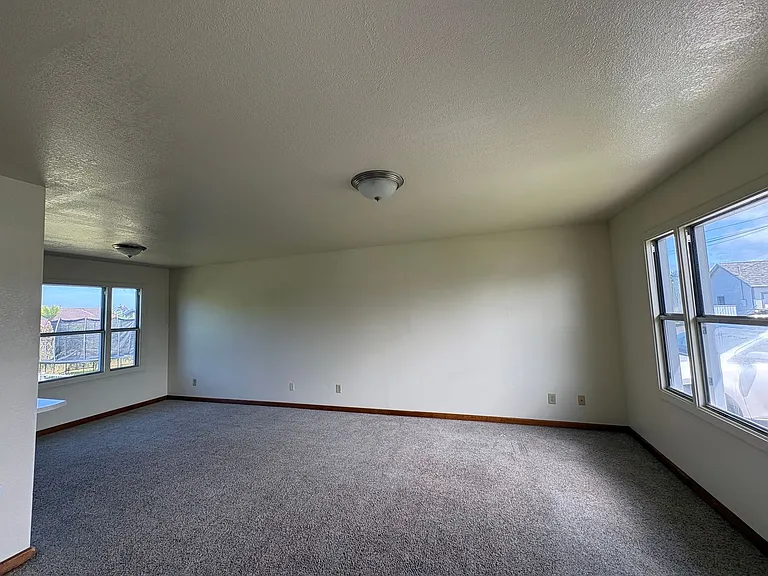 5064 Vance Ave — Photo 2