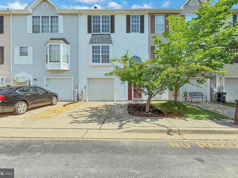9456 Sea Breeze Ct — Photo 2